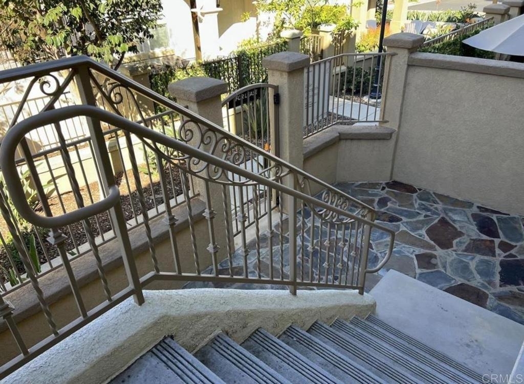 10428 Whitcomb Way - Photo 2