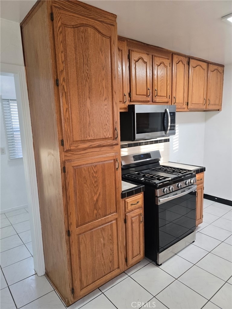 2912 W 82nd Place - Photo 5