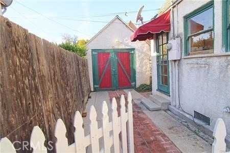 304 Normandie Court - Photo 13