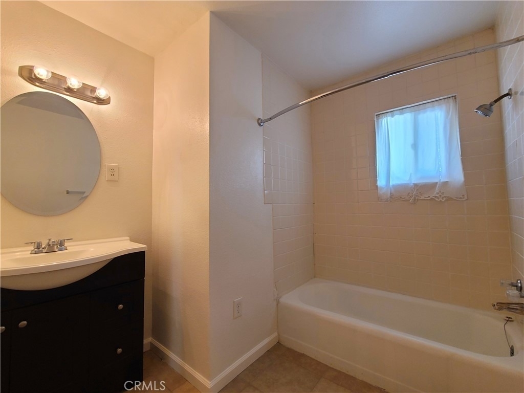 1321 Campus Avenue - Photo 15