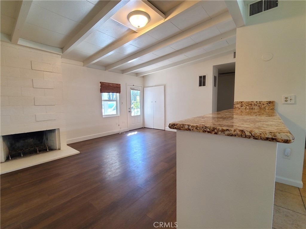 1321 Campus Avenue - Photo 5
