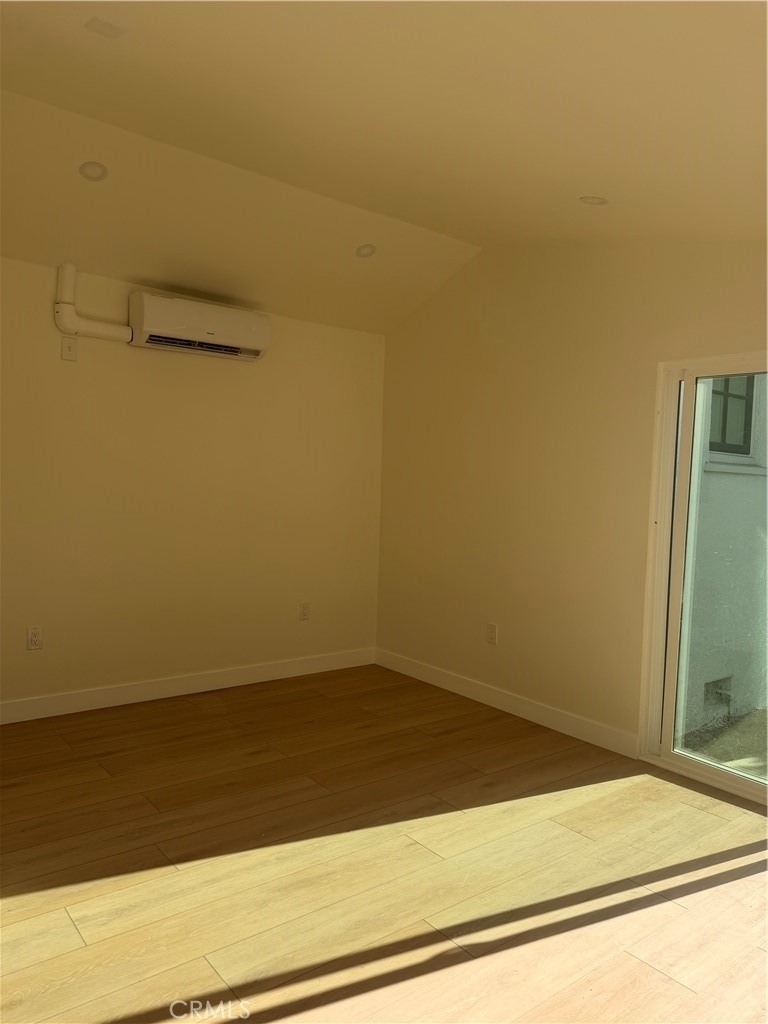 1431 Montgomery - Photo 9