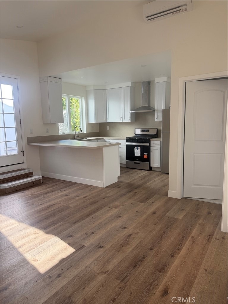 1431 Montgomery - Photo 3