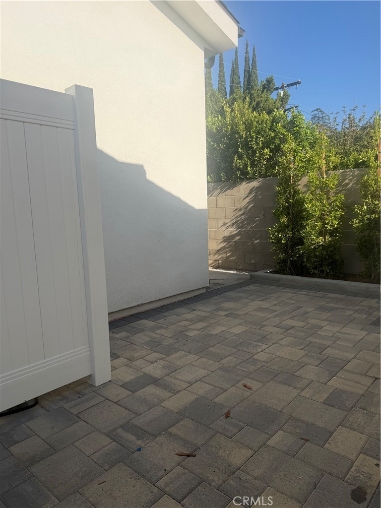 1431 Montgomery - Photo 11