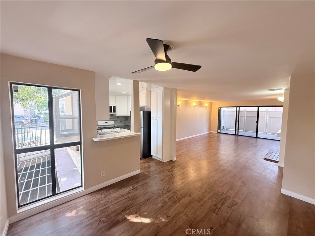 2121 Scott Road - Photo 4