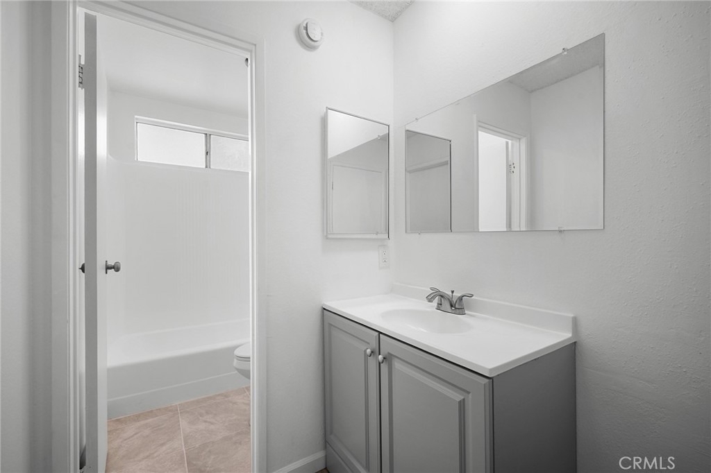 521 E Lomita Avenue - Photo 13