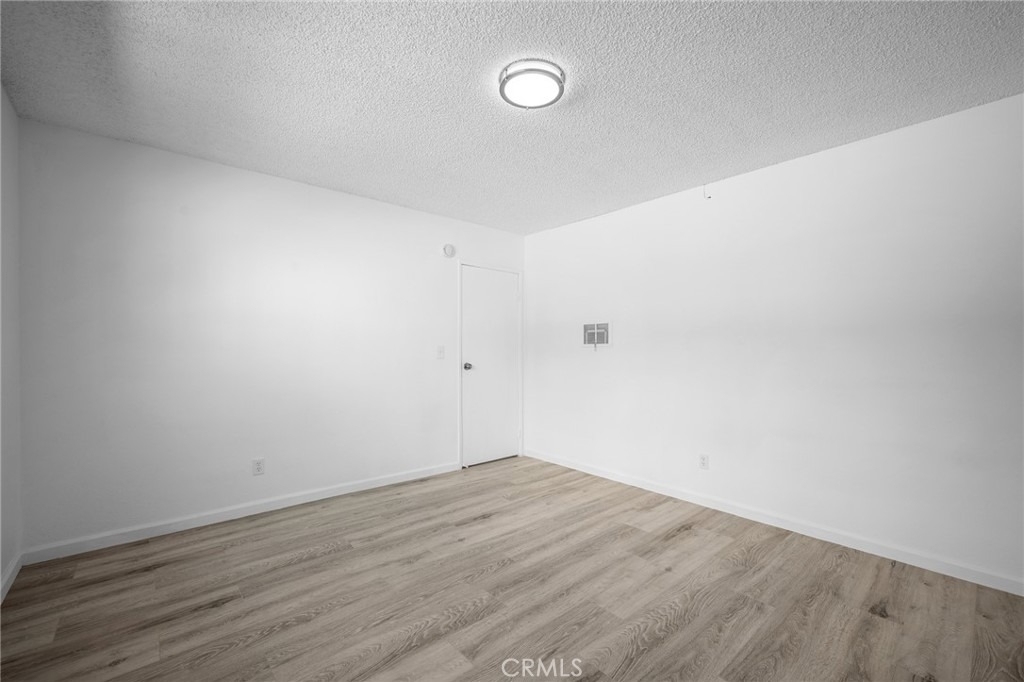 521 E Lomita Avenue - Photo 12