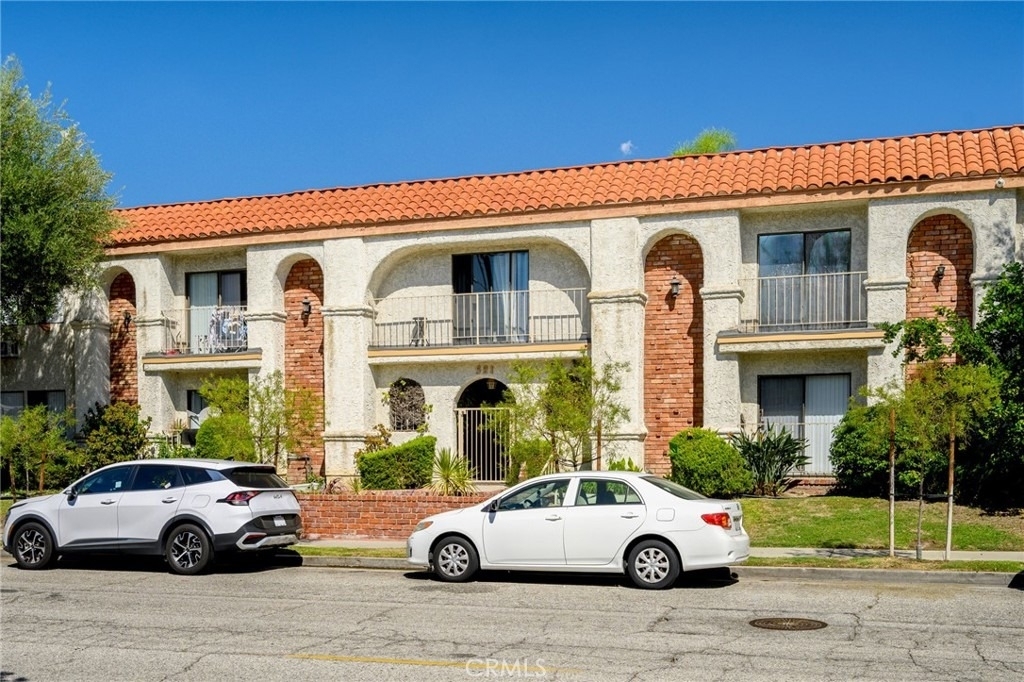 521 E Lomita Avenue - Photo 0