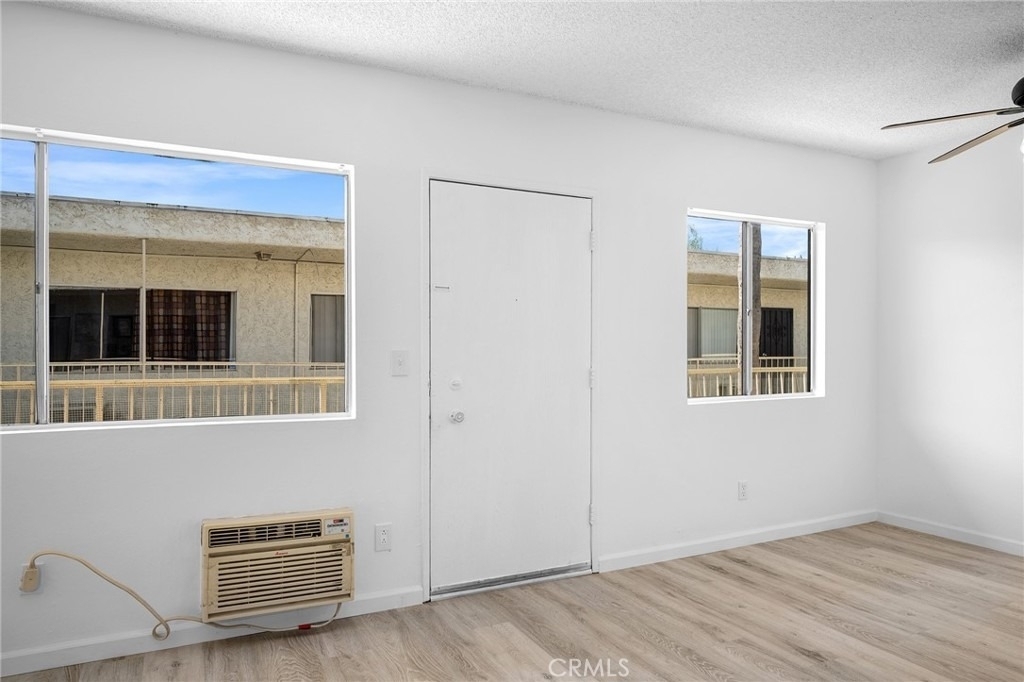 521 E Lomita Avenue - Photo 3