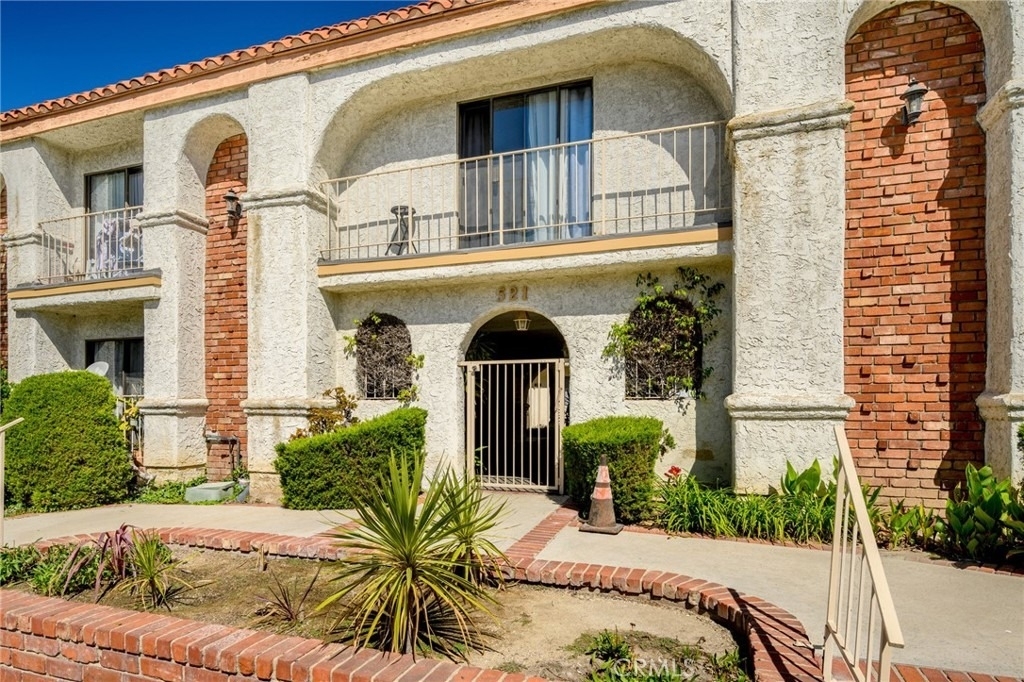 521 E Lomita Avenue - Photo 1