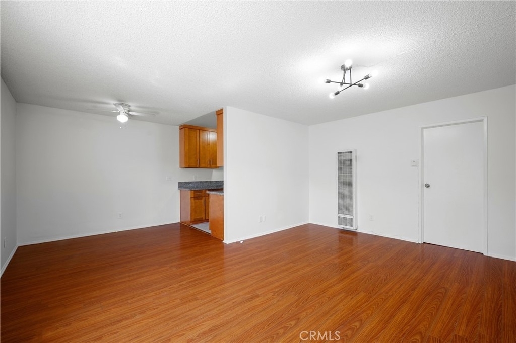 521 E Lomita Avenue - Photo 5