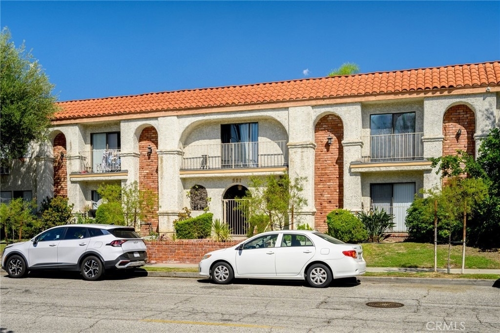 521 E Lomita Avenue - Photo 0