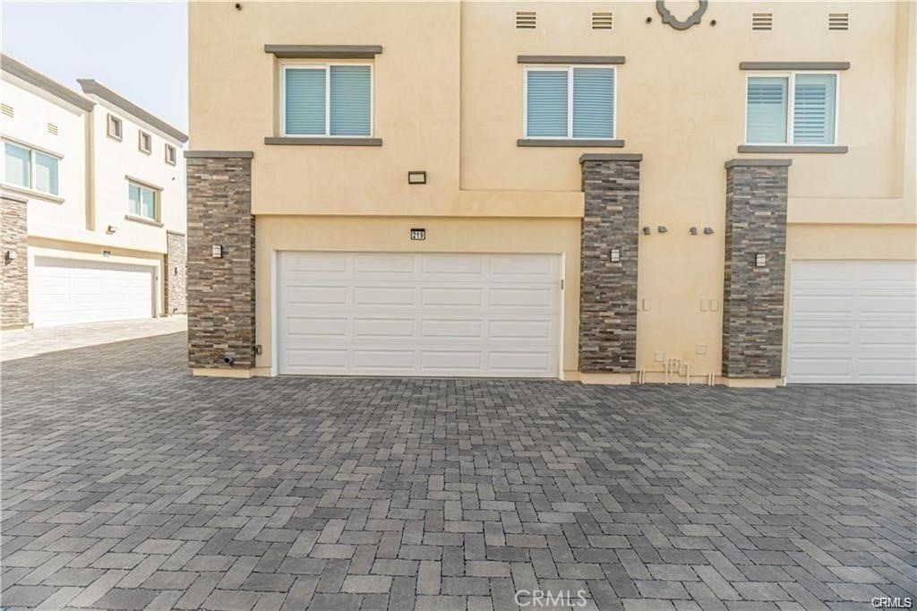 217 N. San Antonio Avenue - Photo 18