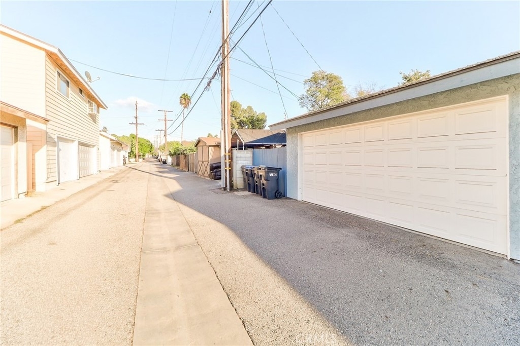 317 W 1st - Photo 26