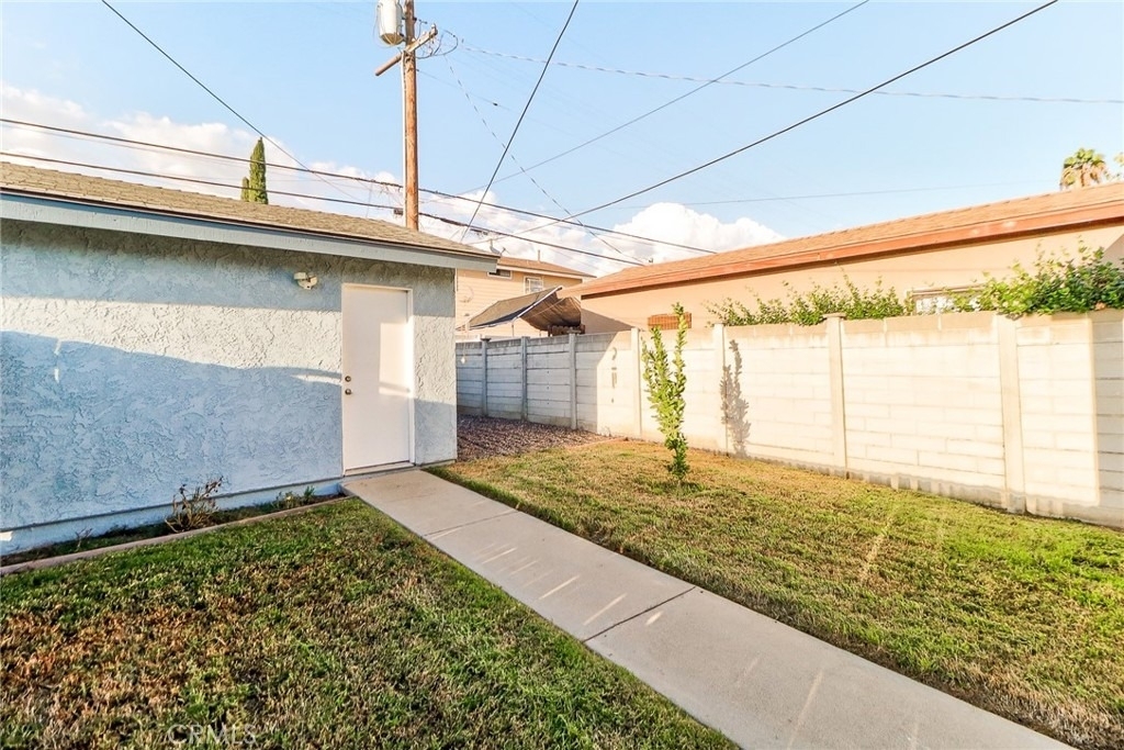 317 W 1st - Photo 22