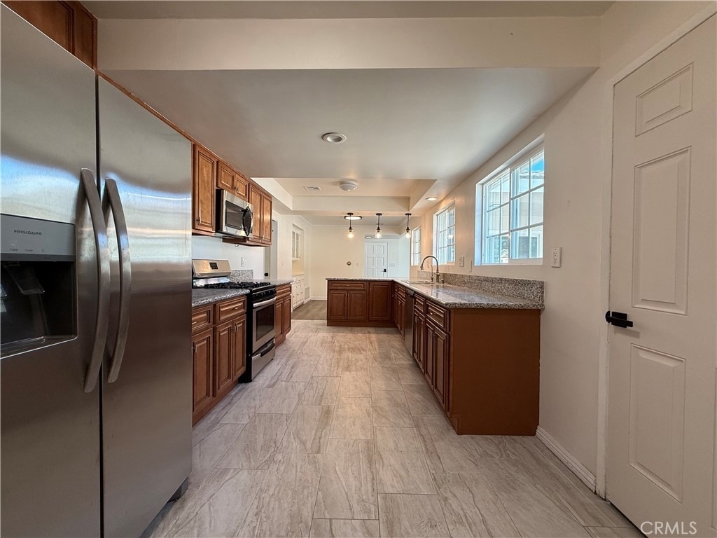 1410 S 5th Avenue - Photo 7