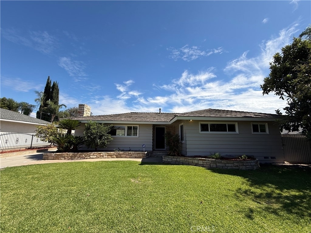 1410 S 5th Avenue - Photo 0
