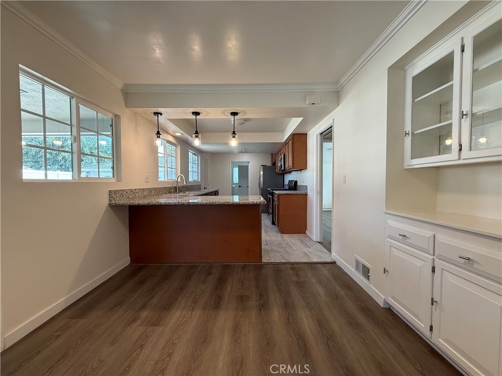 1410 S 5th Avenue - Photo 5