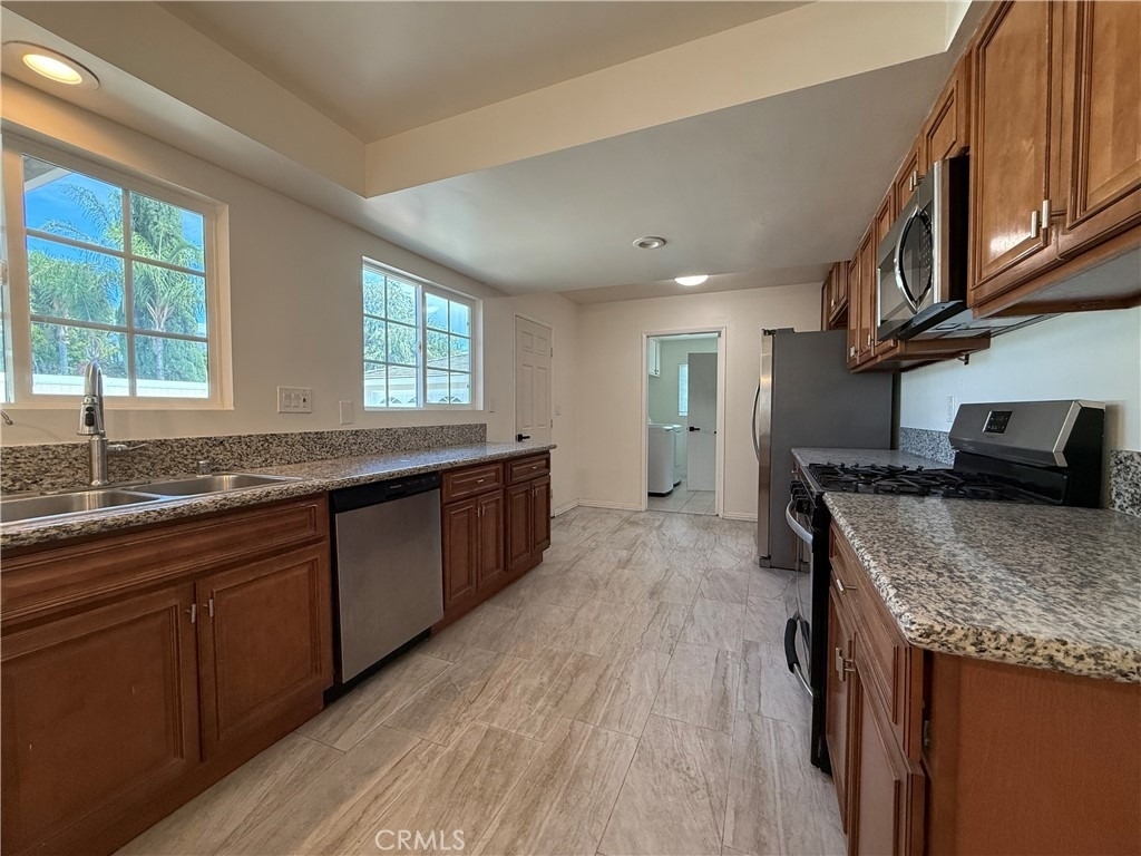 1410 S 5th Avenue - Photo 6