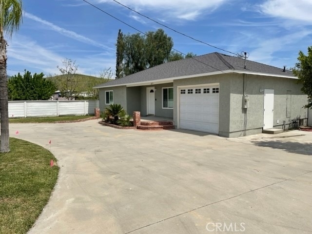 2079 W 1st Avenue - Photo 1