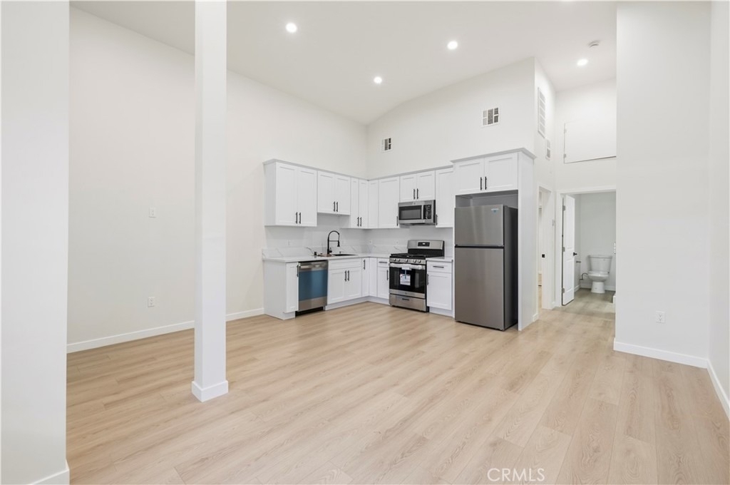 835 E Lomita - Photo 6