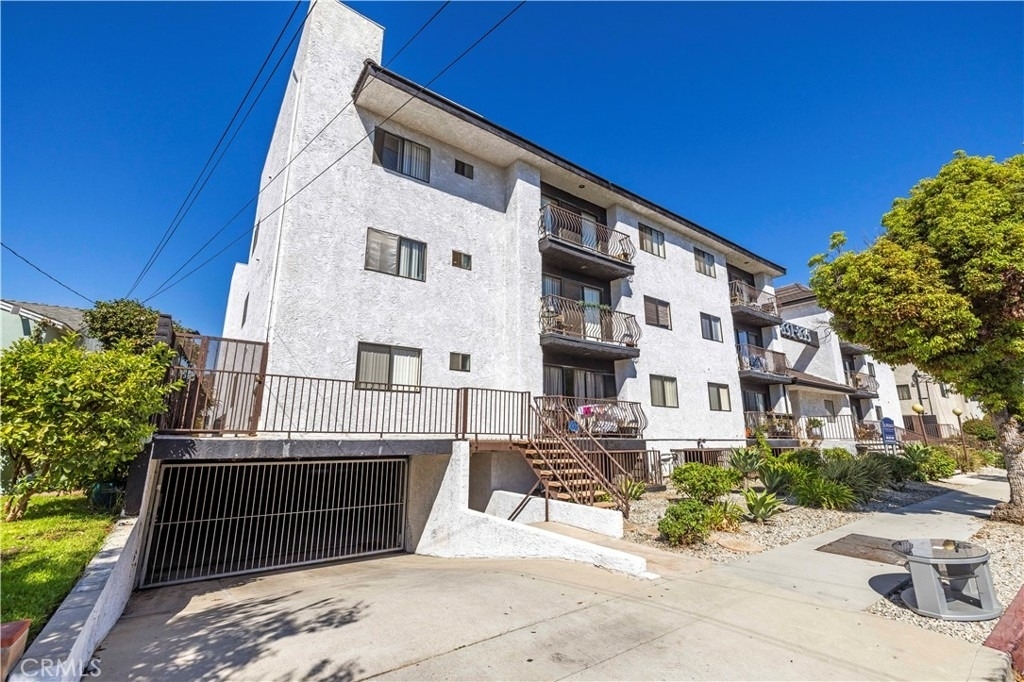 835 E Lomita - Photo 14
