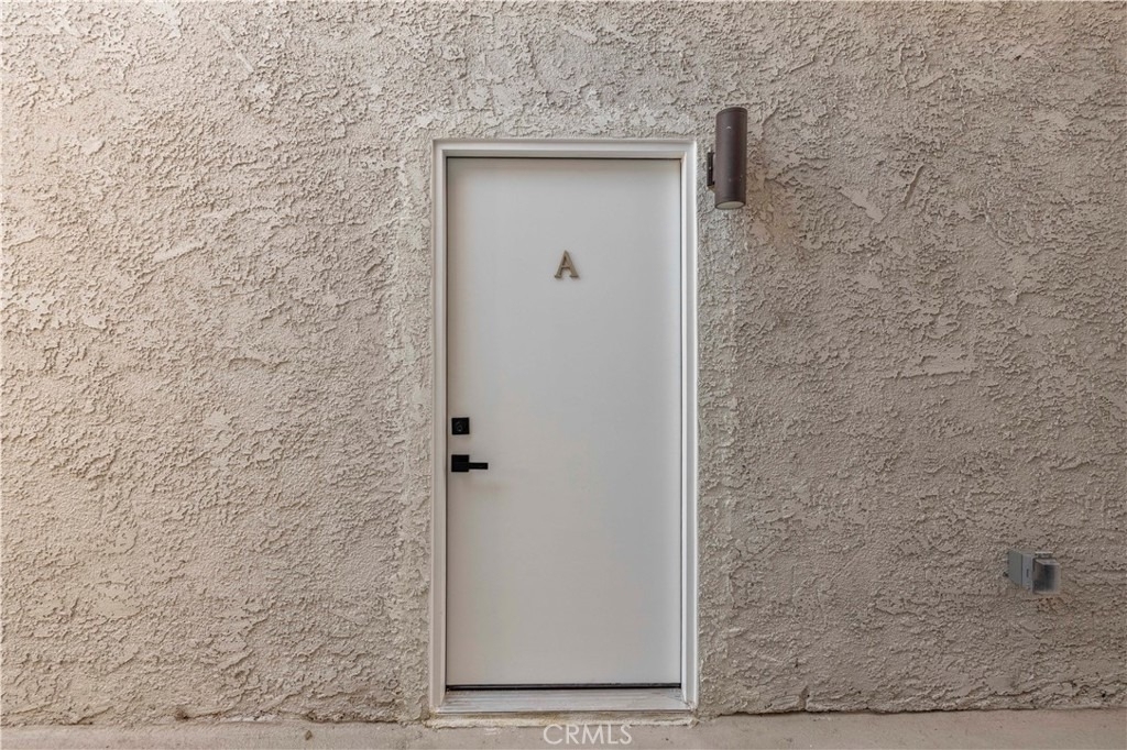 835 E Lomita - Photo 2