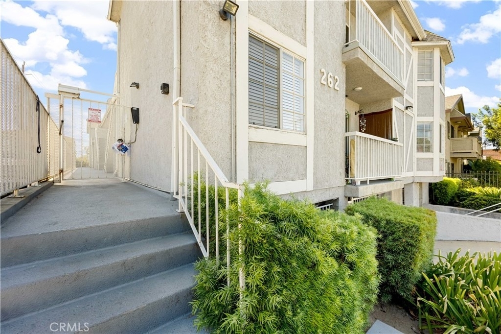 262 W Valencia - Photo 16