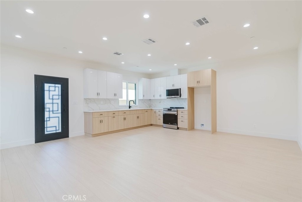 11856 Arminta Street - Photo 5