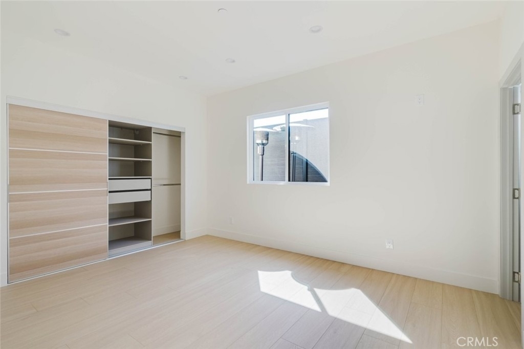 11854 Arminta Street - Photo 8