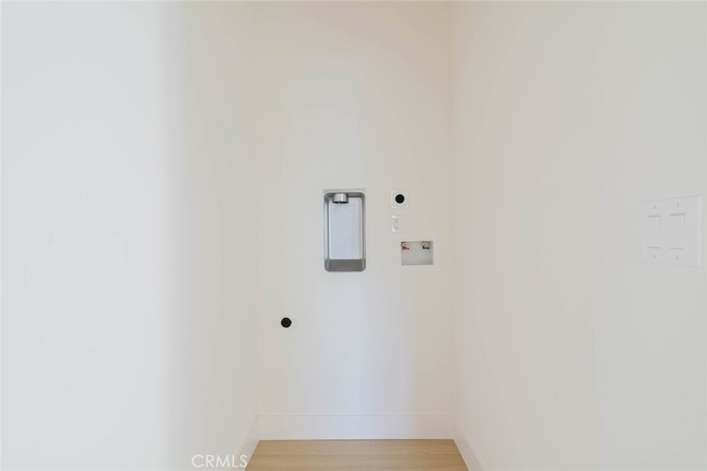 11854 Arminta Street - Photo 14
