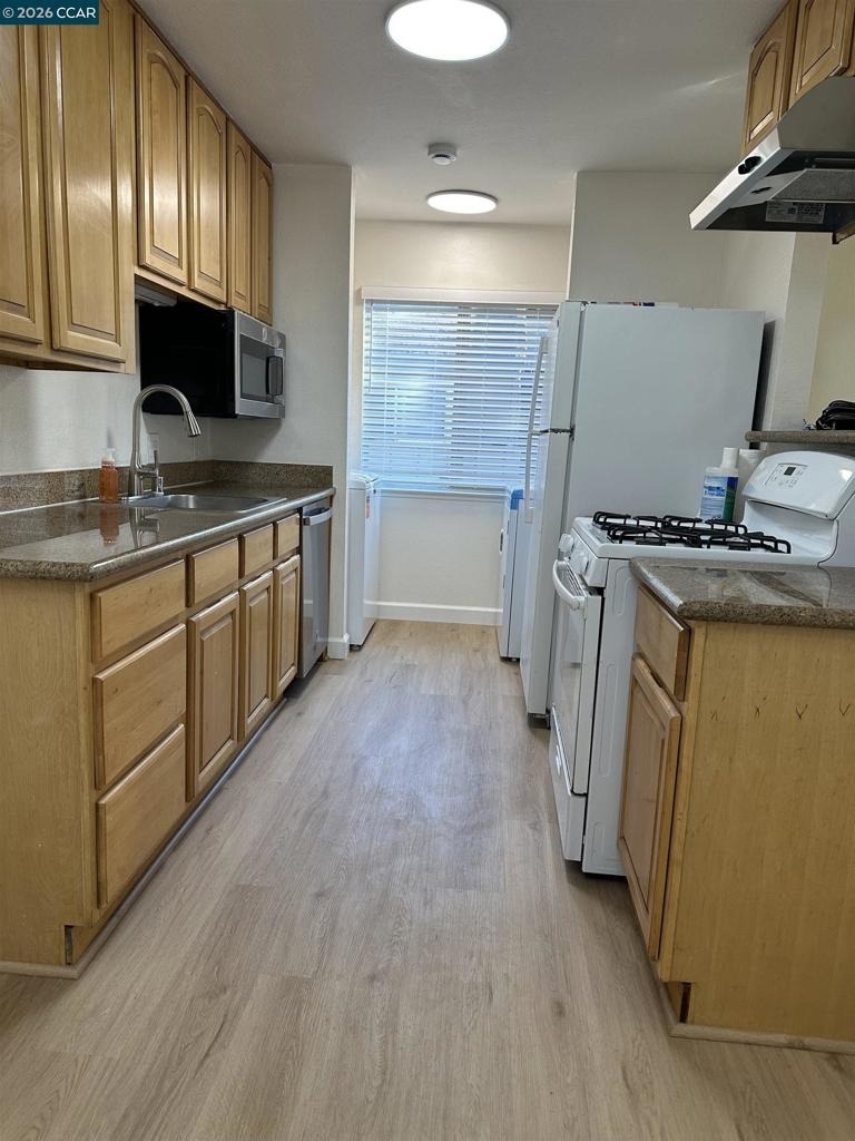 2195 Lakeview Cir - Photo 18