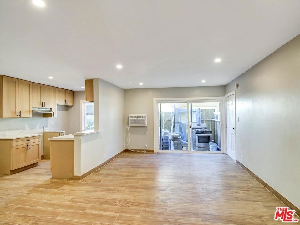 8415 Willis Avenue - Photo 9