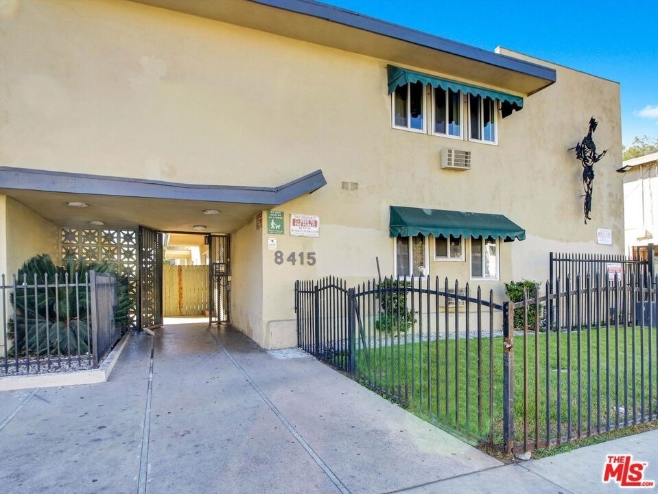 8415 Willis Avenue - Photo 3