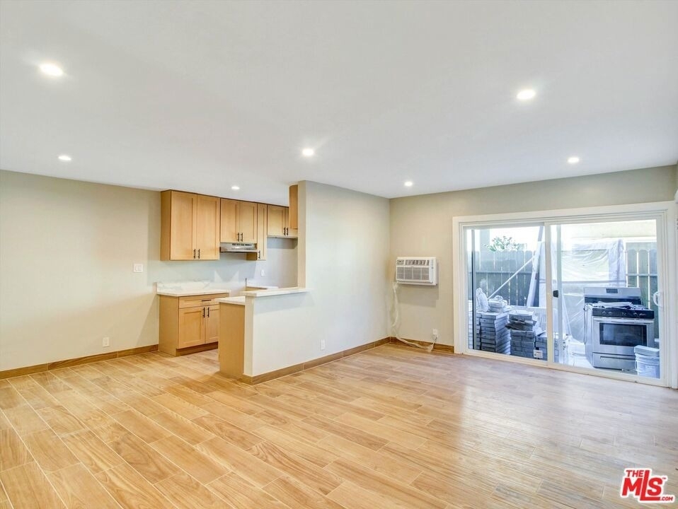 8415 Willis Avenue - Photo 8