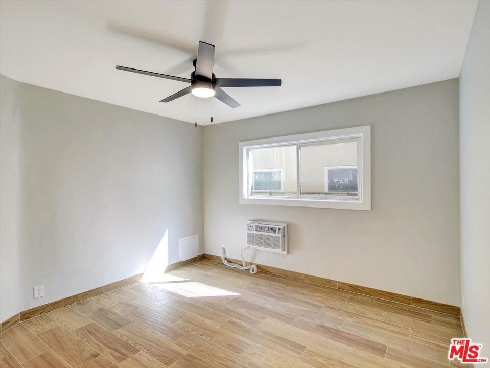 8415 Willis Avenue - Photo 24