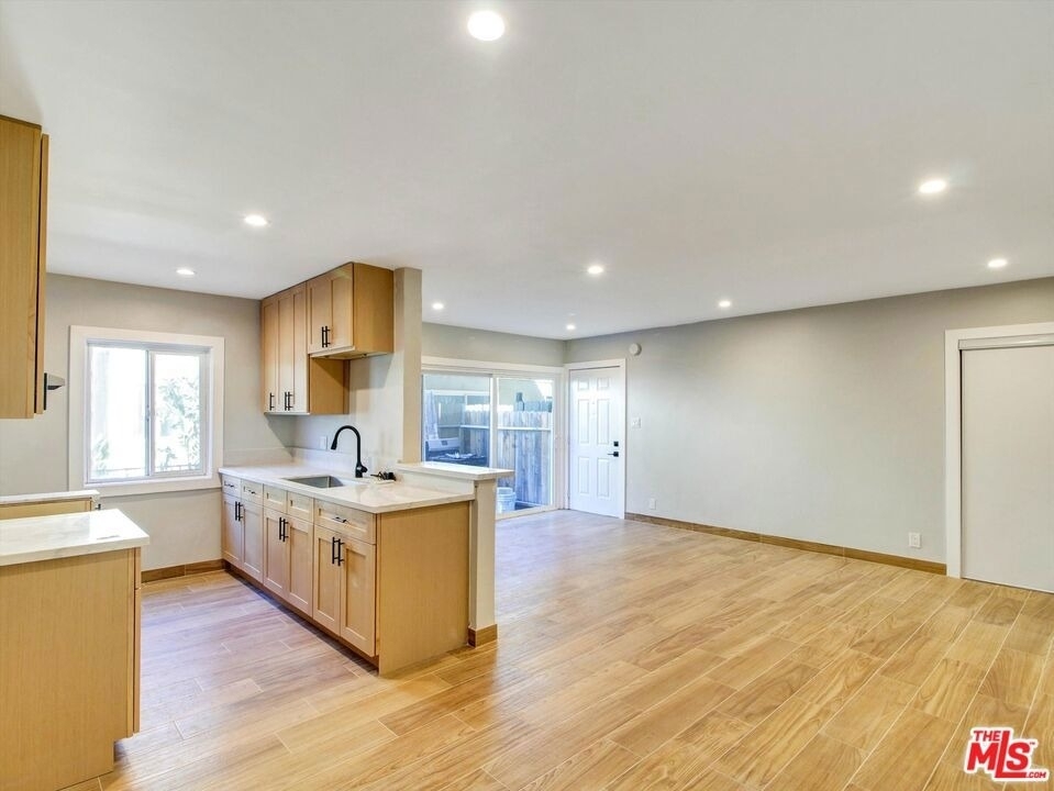 8415 Willis Avenue - Photo 10