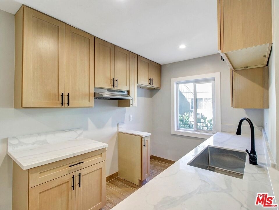 8415 Willis Avenue - Photo 13