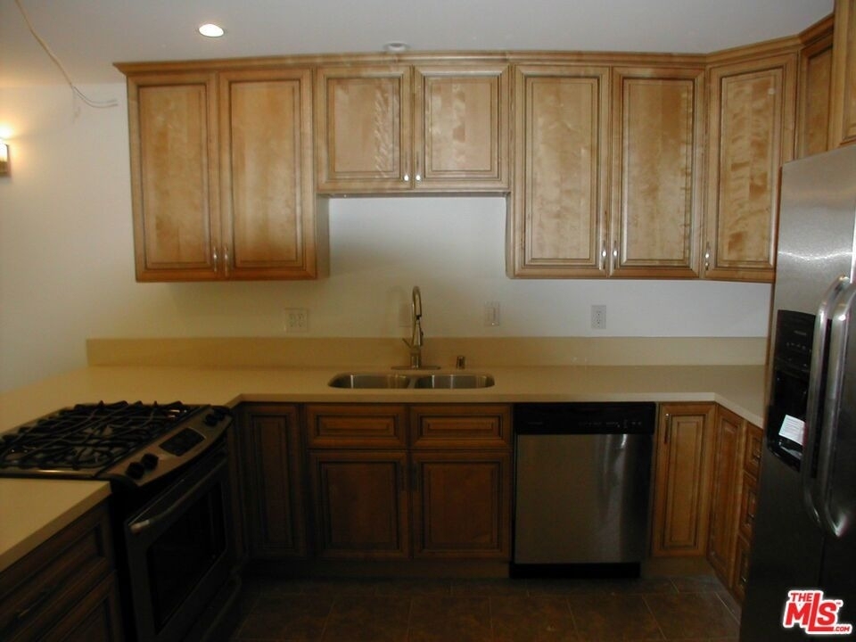3603 Mentone Avenue - Photo 11