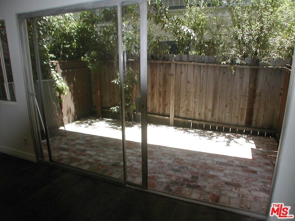 3603 Mentone Avenue - Photo 3