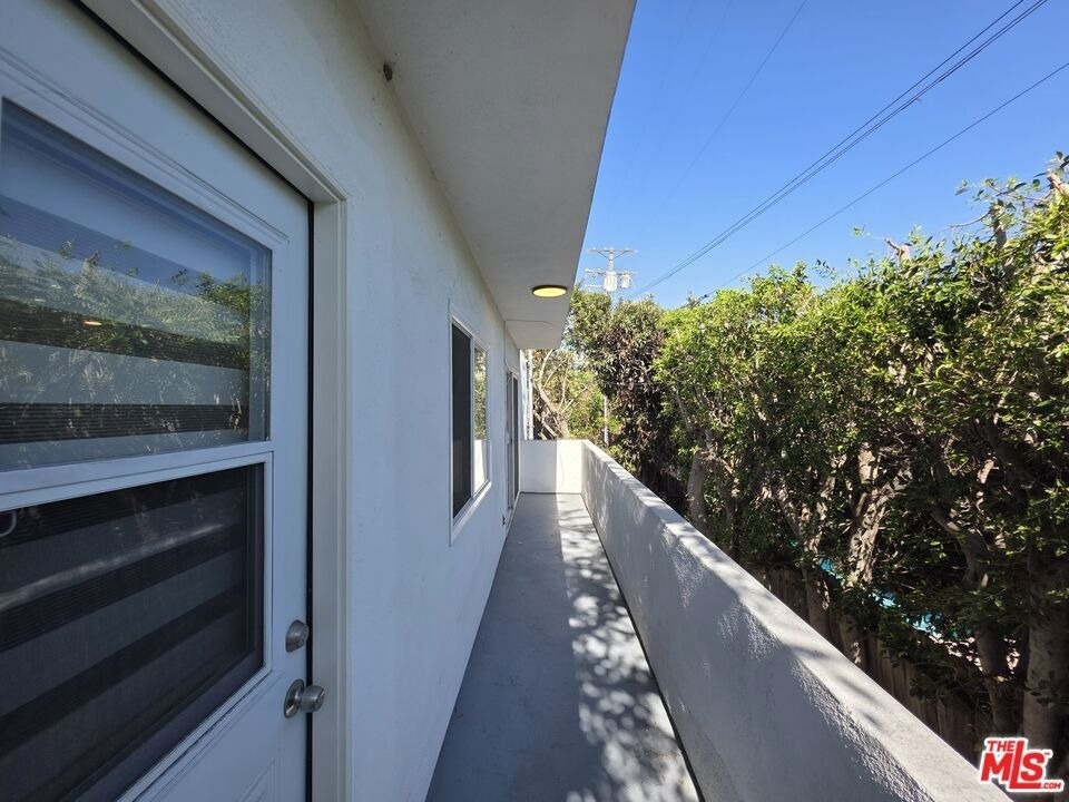 1760 S Bentley Avenue - Photo 13