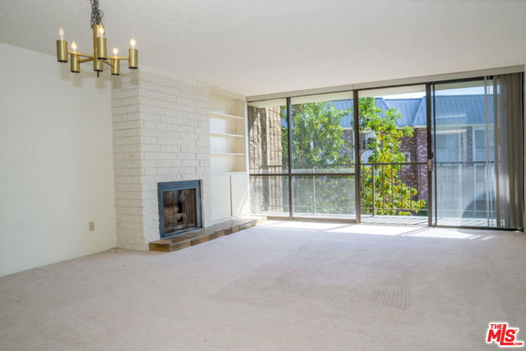 10966 Rochester Avenue - Photo 3