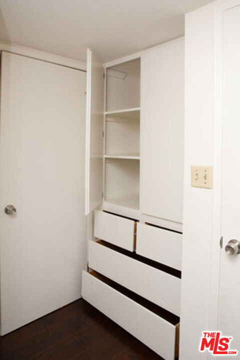 10966 Rochester Avenue - Photo 18