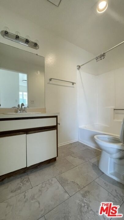 922 N Hudson Avenue - Photo 10