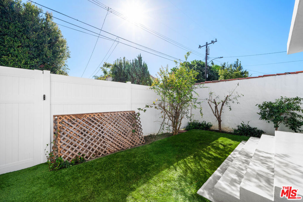 426 S La Peer Drive - Photo 22