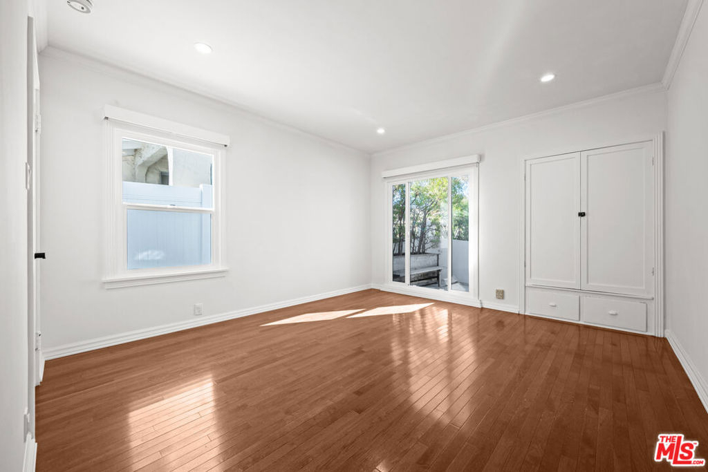 426 S La Peer Drive - Photo 12