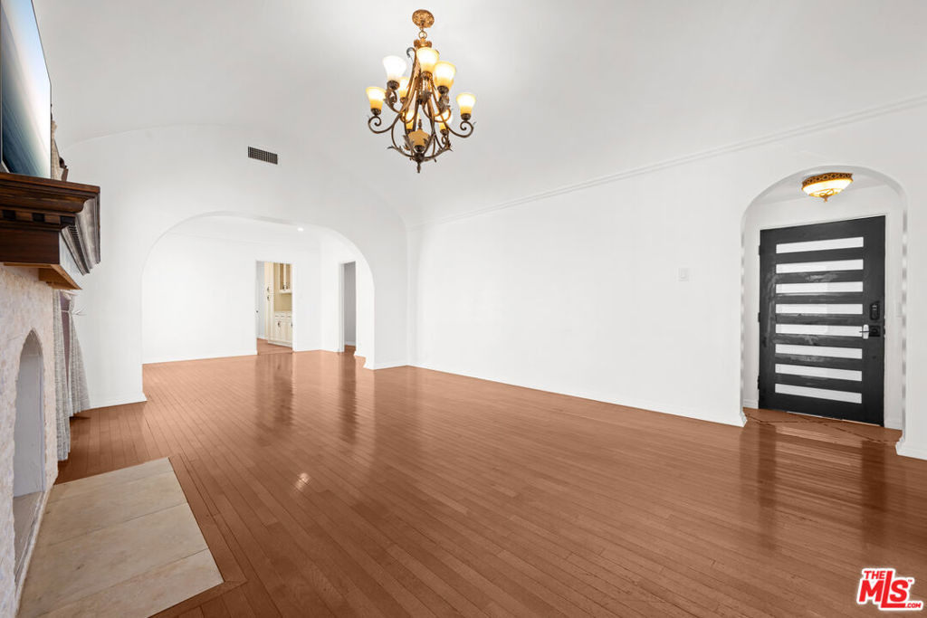 426 S La Peer Drive - Photo 3