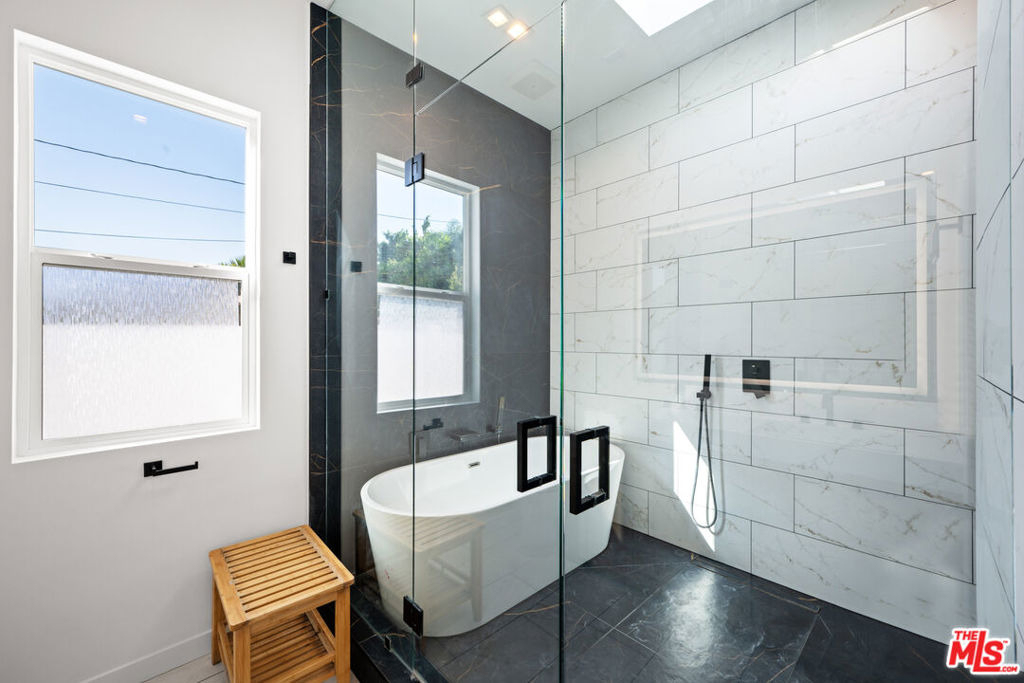 426 S La Peer Drive - Photo 9