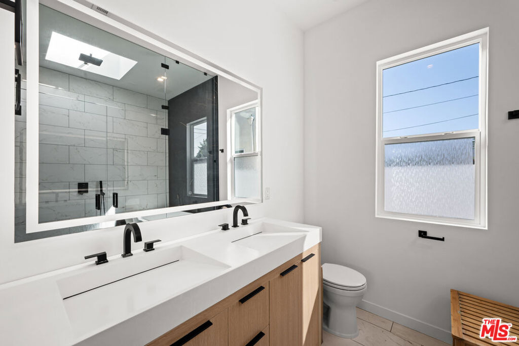 426 S La Peer Drive - Photo 10