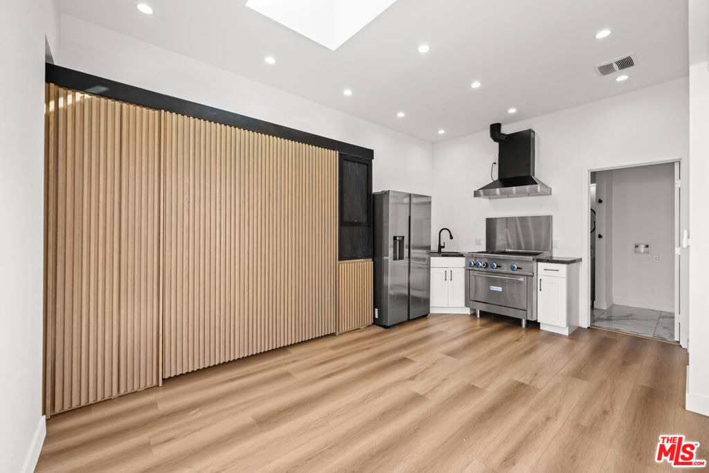 426 S La Peer Drive - Photo 17